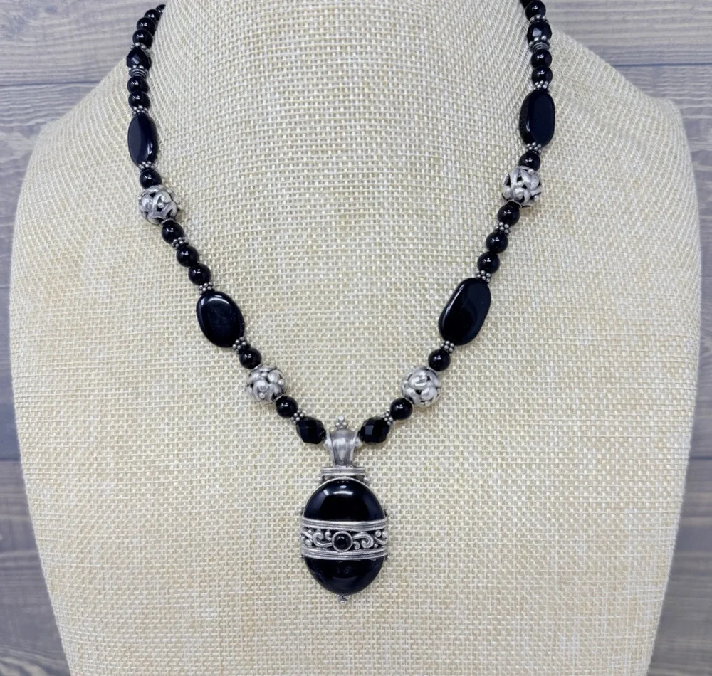 Vintage Sterling Silver 925 and Beaded Black Onyx Pendant Necklace 18 Inch